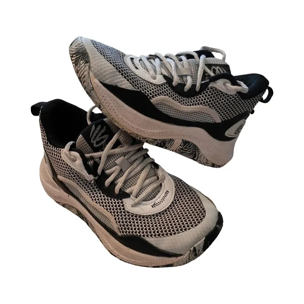 Kids' Curry 3Z24 Basketball Shoe Kids 4 Youth